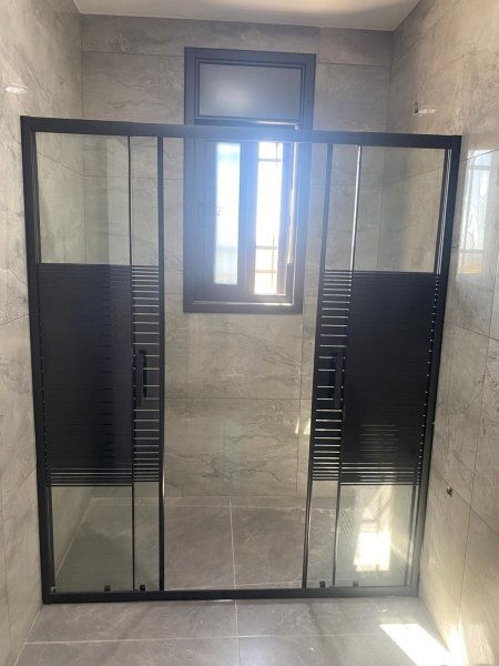 شاور مستقيم